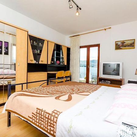 Apartments Marijana Трогир Екстериор снимка