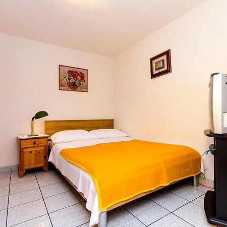 Apartments Marijana Трогир Екстериор снимка