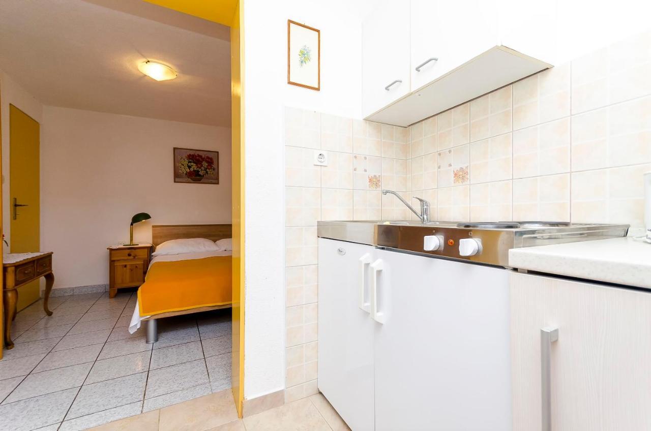 Apartments Marijana Трогир Екстериор снимка