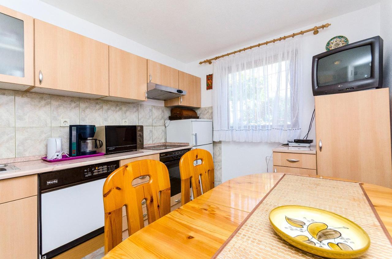 Apartments Marijana Трогир Екстериор снимка