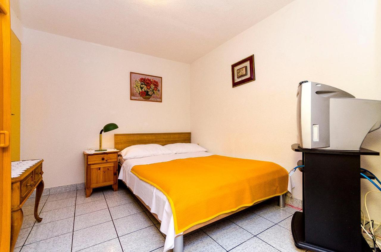 Apartments Marijana Трогир Екстериор снимка