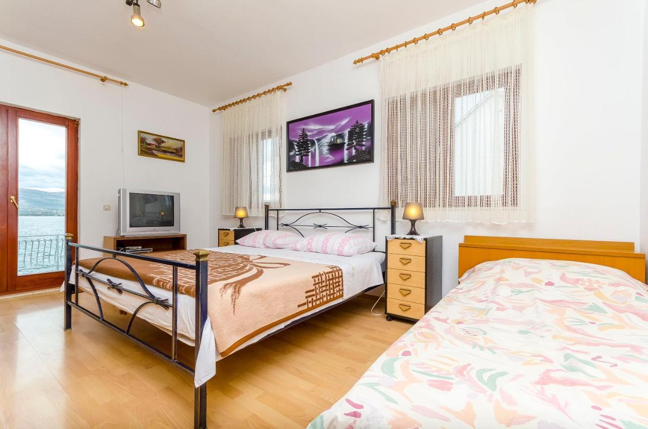 Apartments Marijana Трогир Екстериор снимка