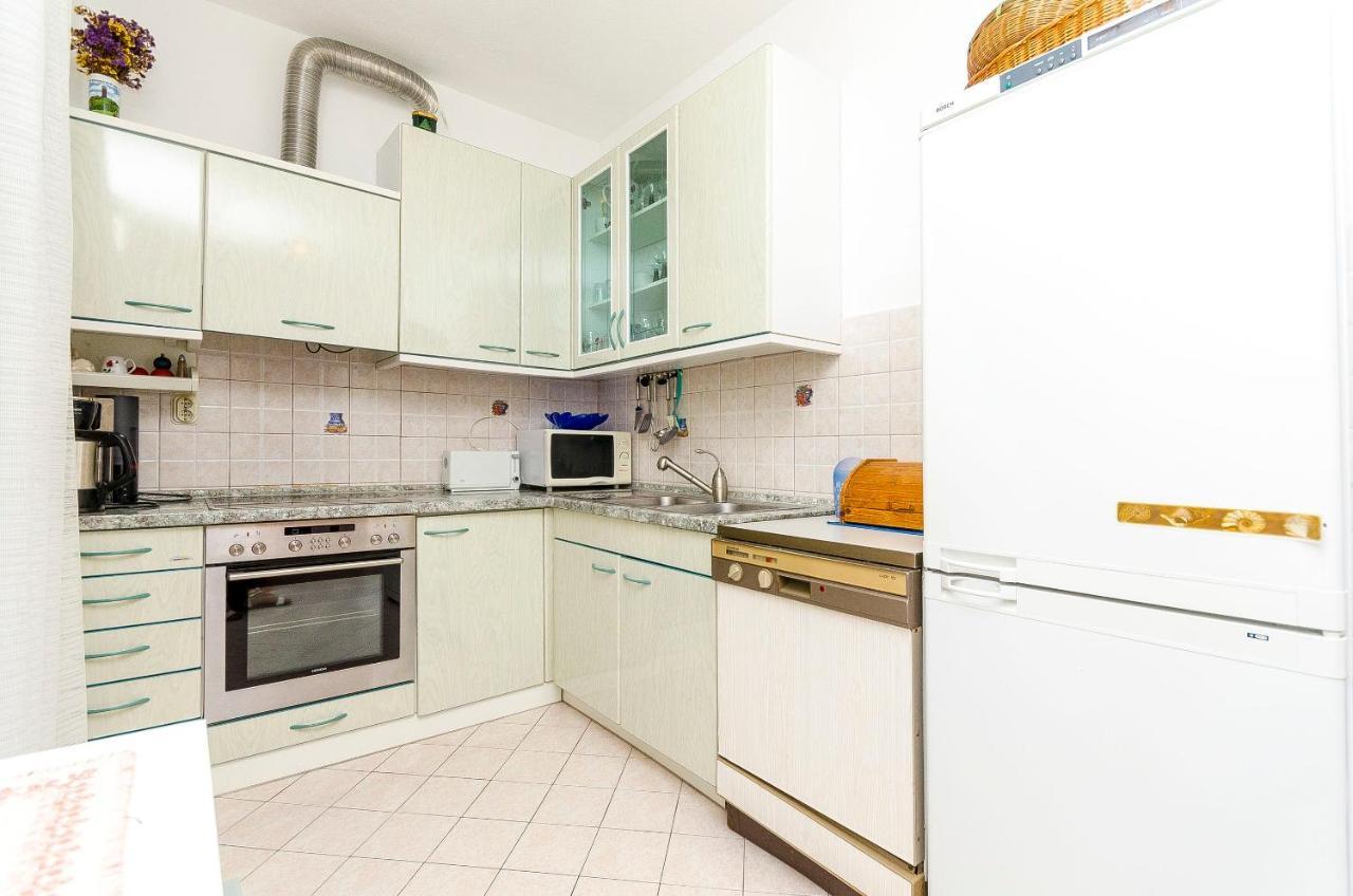 Apartments Marijana Трогир Екстериор снимка